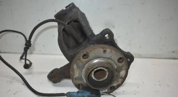 Citroen C3 Picasso Front wheel hub 