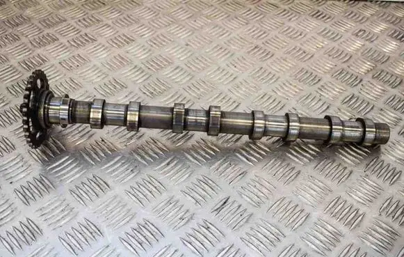 Mercedes-Benz Sprinter W906 Camshaft 
