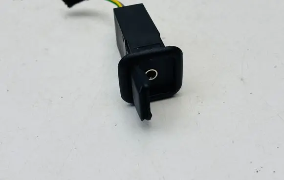 Audi A1 AUX in-socket connector 8J0035475 AU5711