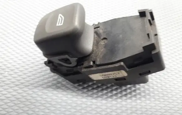 Volvo S40, V40 Quarter vent window switch 30889757