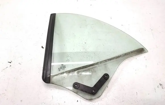 BMW 3 E46 Side middle window/glass 43R001025