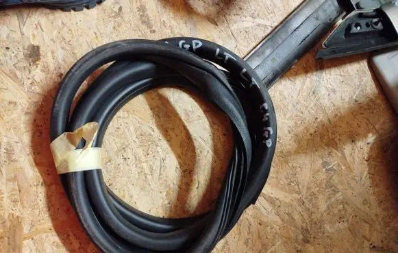 Citroen C4 Grand Picasso Rear door rubber seal (on body) 