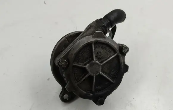 BMW 3 E46 Vacuum pump 96110886