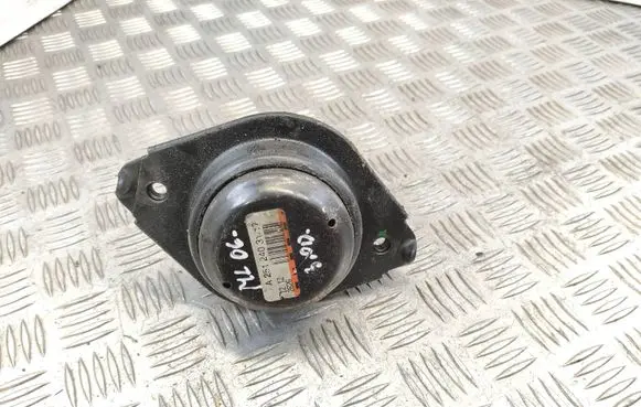 Mercedes-Benz ML W164 Engine mount bracket A2512403117