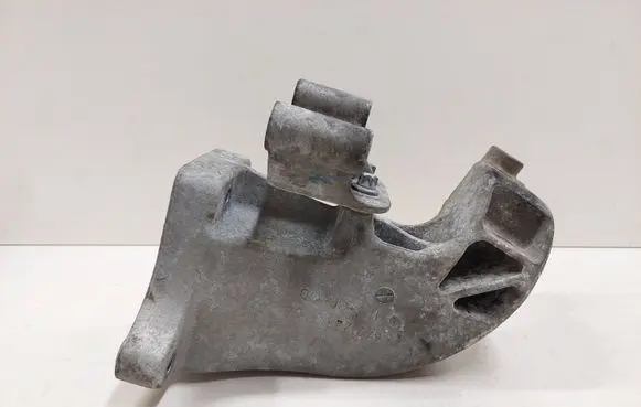 Mercedes-Benz E W211 Engine mounting bracket A6422230704 A1182280088