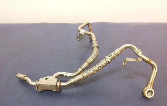BMW 5 G30 G31 G38 Turbo turbocharger oiling pipe/hose 8485156