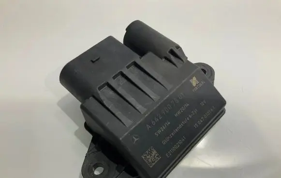 Mercedes-Benz CLS C219 Glow plug pre-heat relay A6429007801 E2110021041 15047010561