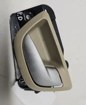 Volvo XC90 Front door interior handle 08626602