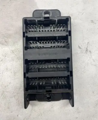KIA Sorento Fuse box set 913103E810