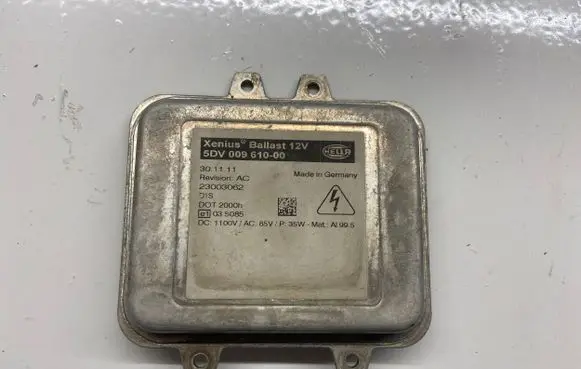 Mercedes-Benz Vito Viano W639 Headlight ballast module Xenon 5DV00961000 301111 23003062