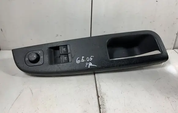 Volkswagen Golf V Electric window control switch 1K3868050B