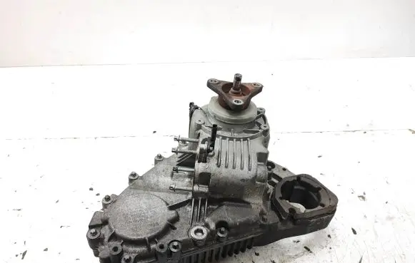 BMW X5 E70 Gearbox transfer box case 7574777 27107574777