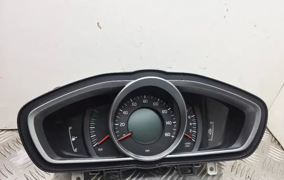 Volvo V40 Speedometer (instrument cluster) 31453105 36011401