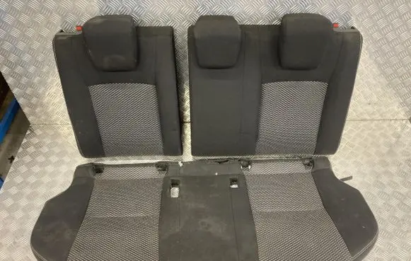 Suzuki Vitara (LY) Second row seats PK15611
