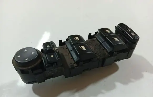 Citroen C4 I Picasso Electric window control switch 96639383ZD
