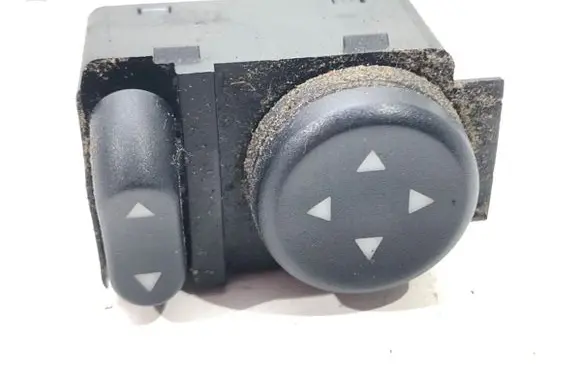 Fiat Linea Wing mirror switch