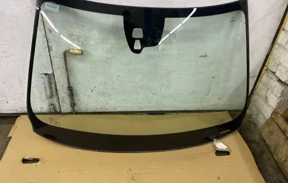 Volvo V60 Front windscreen/windshield window 