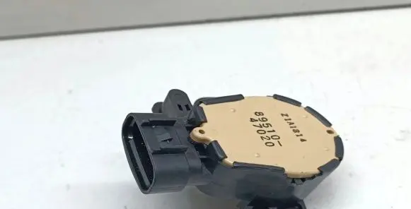 Toyota Prius (XW30) Accelerator pedal position sensor 8951047020