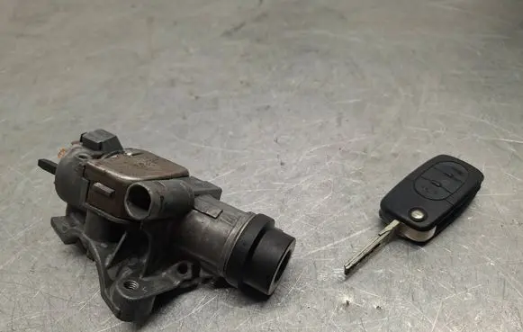 Audi A6 S6 C5 4B Ignition lock 4B0905851F