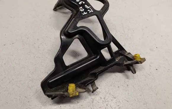 BMW 7 F01 F02 F03 F04 Other engine bay part 7046351 51647046351