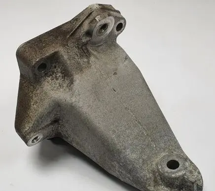 Mercedes-Benz C W203 Engine mounting bracket A2712230904