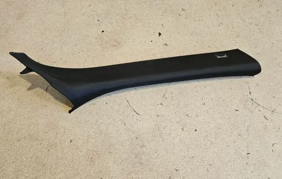 BMW X5 E70 (A) pillar trim 7129750
