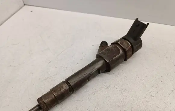 Fuel injector