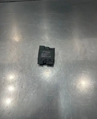 Mercedes-Benz E W211 Keyless (KESSY) go control unit/module 2118203785 00031037336001 33500102