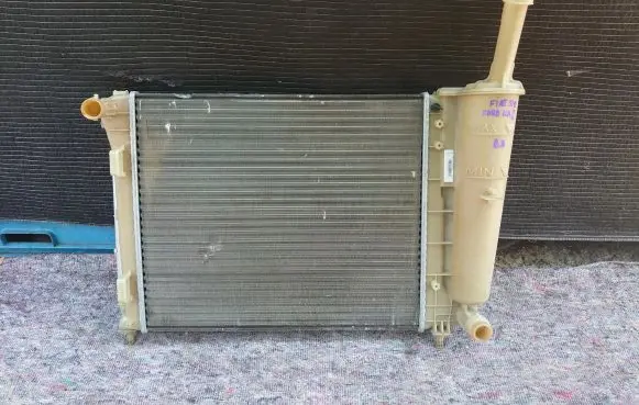 Coolant radiator
