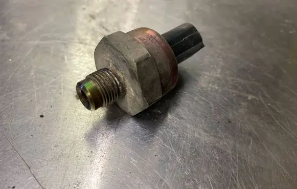 Volvo V70 Brake power pressure regulator 1005229927