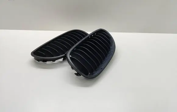 BMW 5 E60 E61 Front grill 7065701 51137065701 7065702