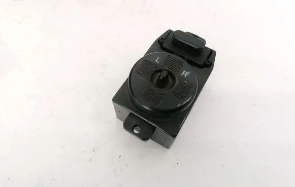 KIA Carnival Wing mirror switch 621W04210