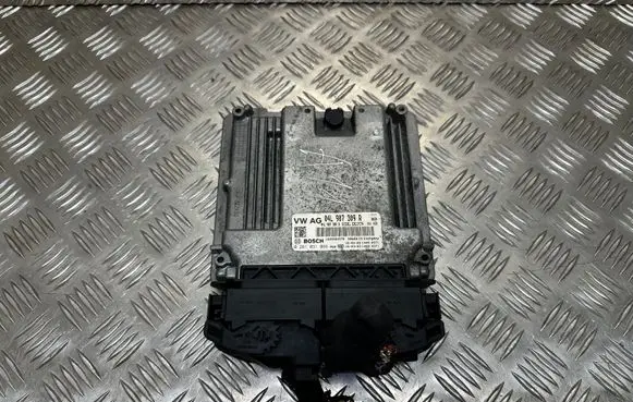 Volkswagen PASSAT B8 Engine control unit/module 04L907309R