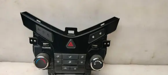 Chevrolet Cruze Climate control unit 3870548