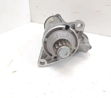 Volkswagen Tiguan Starter motor 02E911024B