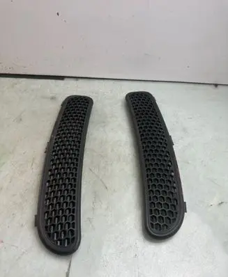 Mini One - Cooper R50 - 53 Wiper trim 7122506