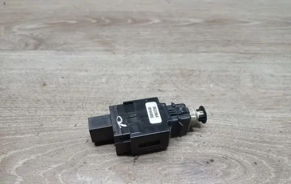 Volvo XC90 Brake pedal sensor switch 8622064