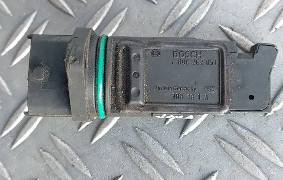 Chrysler Voyager Mass air flow meter F00C2G2051 389181A