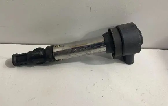 BMW M3 e92 High voltage ignition coil 7841754