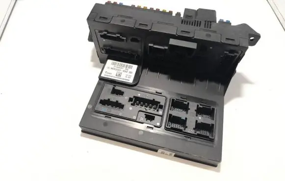 Mercedes-Benz E W211 Fuse module 2115454201