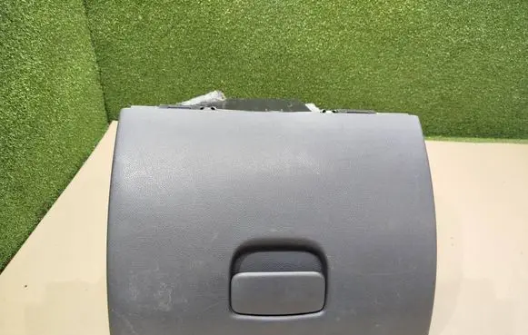 Renault Master III Glove box 685000045R