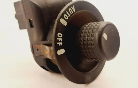 Wing mirror switch