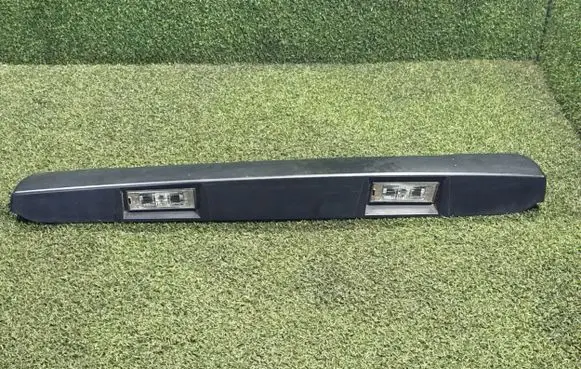 Nissan NV300 Trunk door license plate light bar 93867931 84810597R