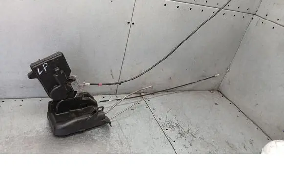 Mazda 6 Front door lock 