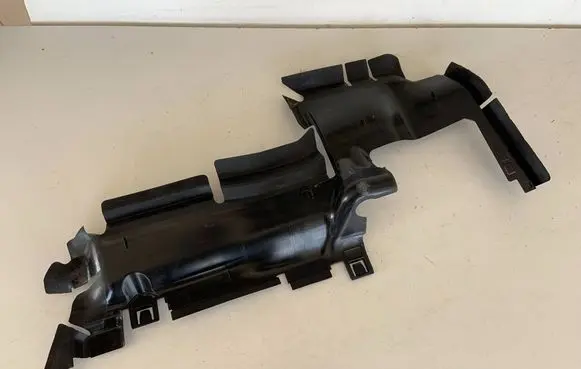 Audi A4 S4 B9 Intercooler air guide/duct channel 8W0121283AM