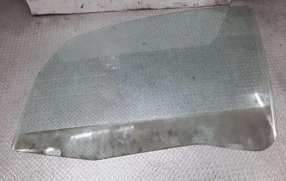 Mitsubishi Colt Front door window glass four-door