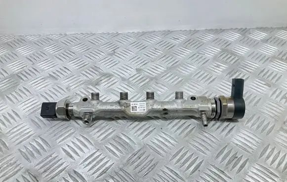 Volkswagen Golf VII Fuel pressure regulator 04L089B 04L906054 057130764AB