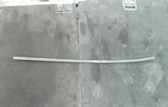 BMW 2 F45 Front door glass trim molding 7298824