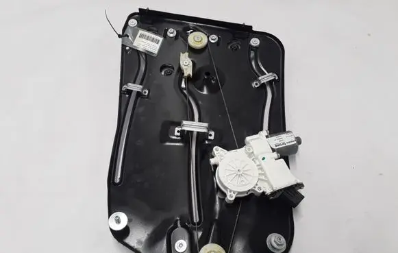 Volvo C70 Rear window lifting mechanism without motor