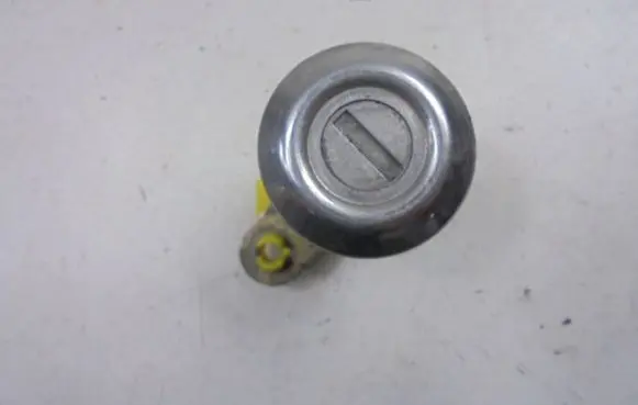 Daihatsu Cuore Front door lock (next to the handle) 